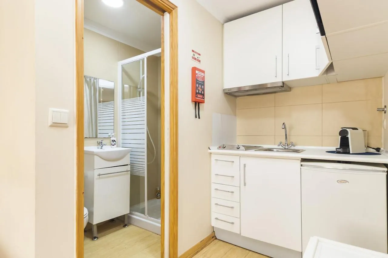 Apartment Budget Studio Down Town Lisbon
